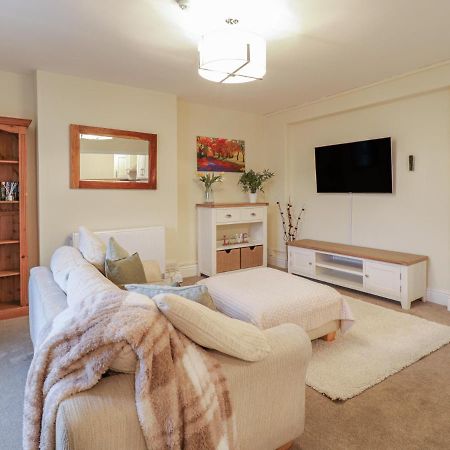 Beside The Sea - In Town Apartment Ландъндо Екстериор снимка